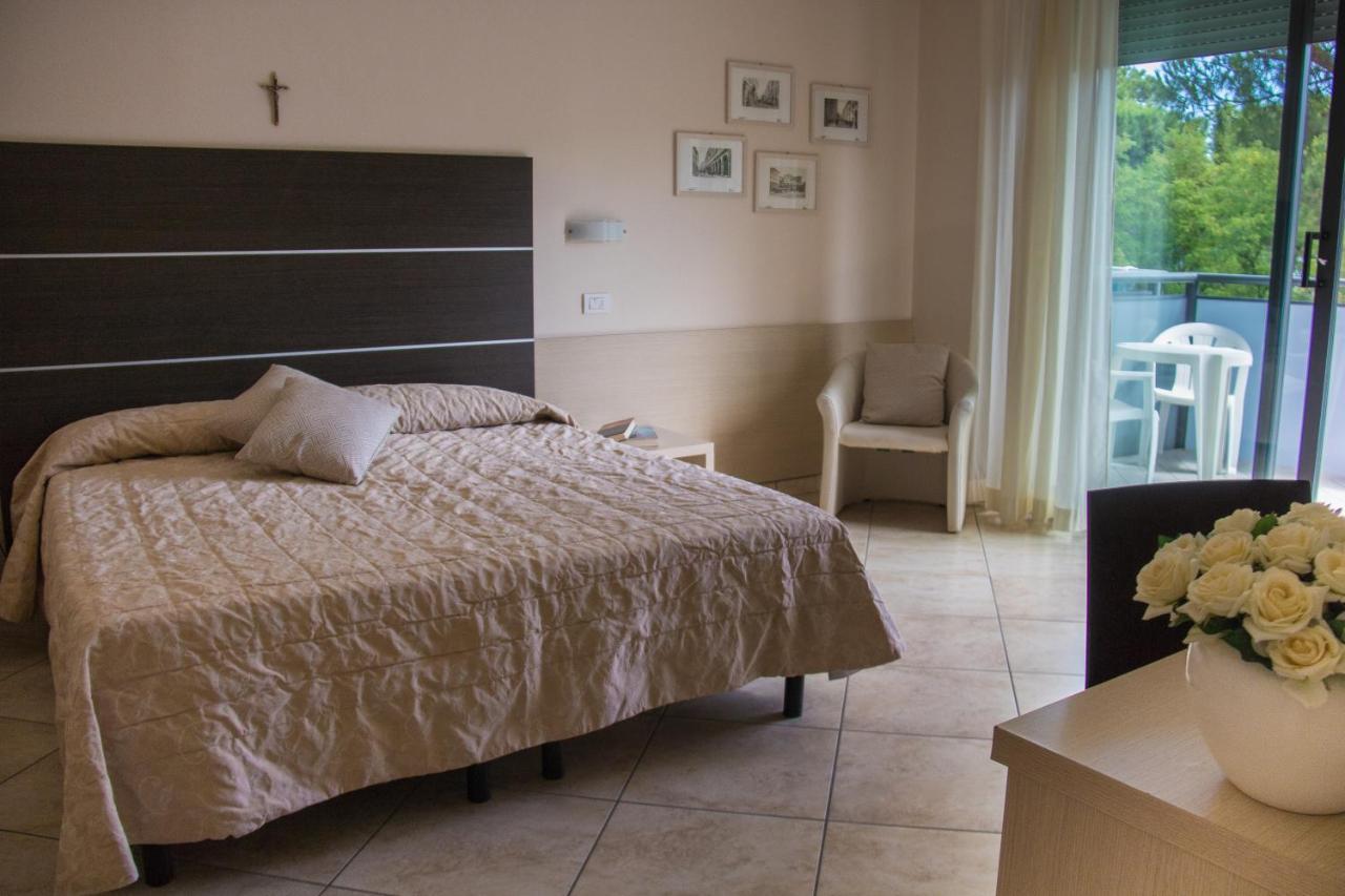 Renzo Hotel Чезенатико Экстерьер фото