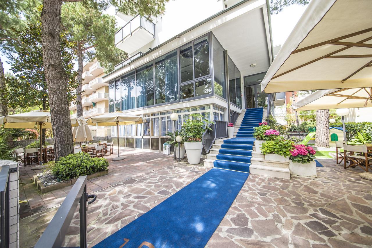 Renzo Hotel Чезенатико Экстерьер фото